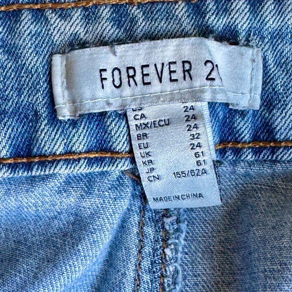 Forever 21 Utility Cargo Jeans with Belt Light Wash Denim Size 24 - Picture 6 of 16